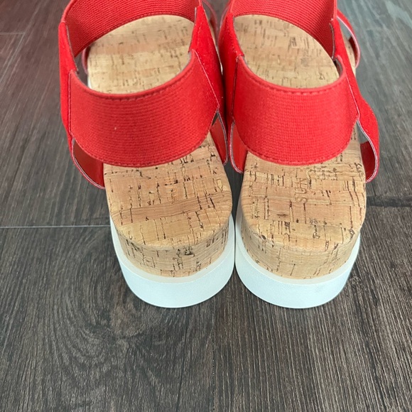 SUN & STONE•RED ELASTIC AND CORK SANDALS•SIZE: 10M - Picture 6 of 8